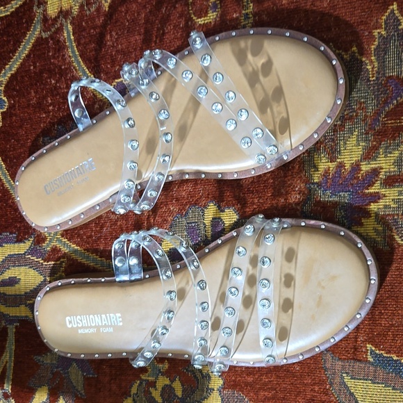 cushionaire Shoes - Cushionaire sandals NWOT